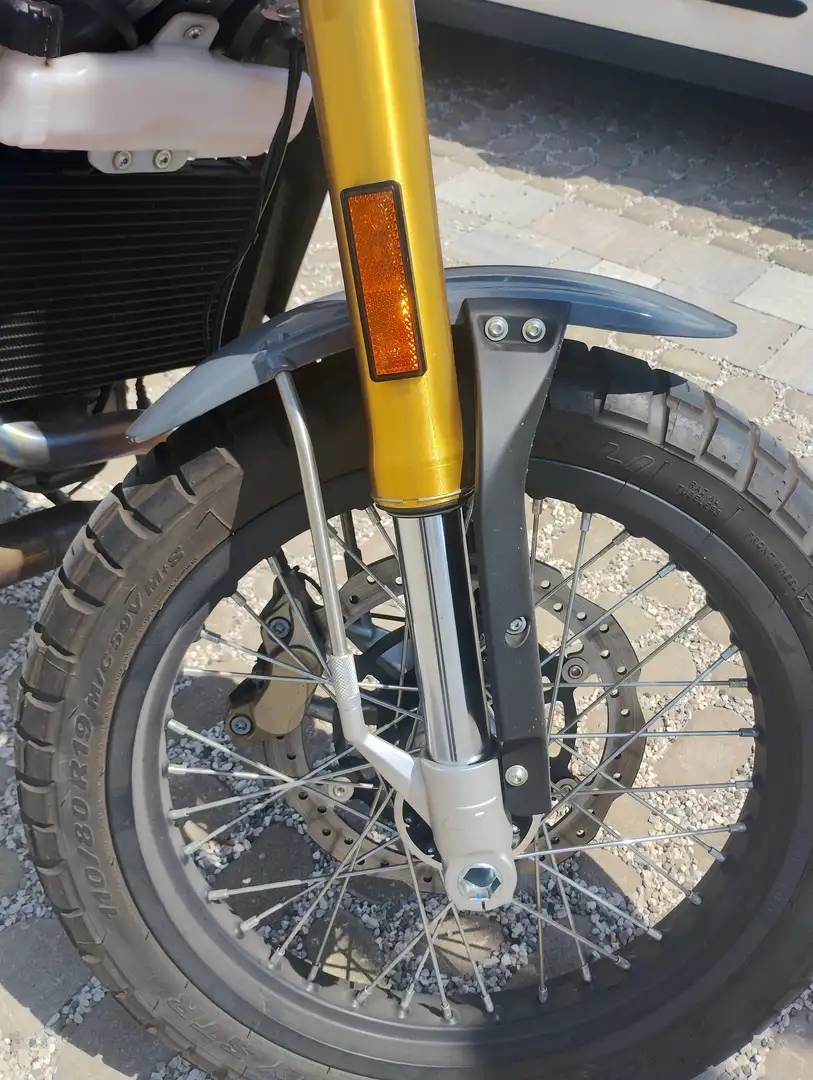 Fantic Caballero 500 Scrambler Deluxe Šedá - 2