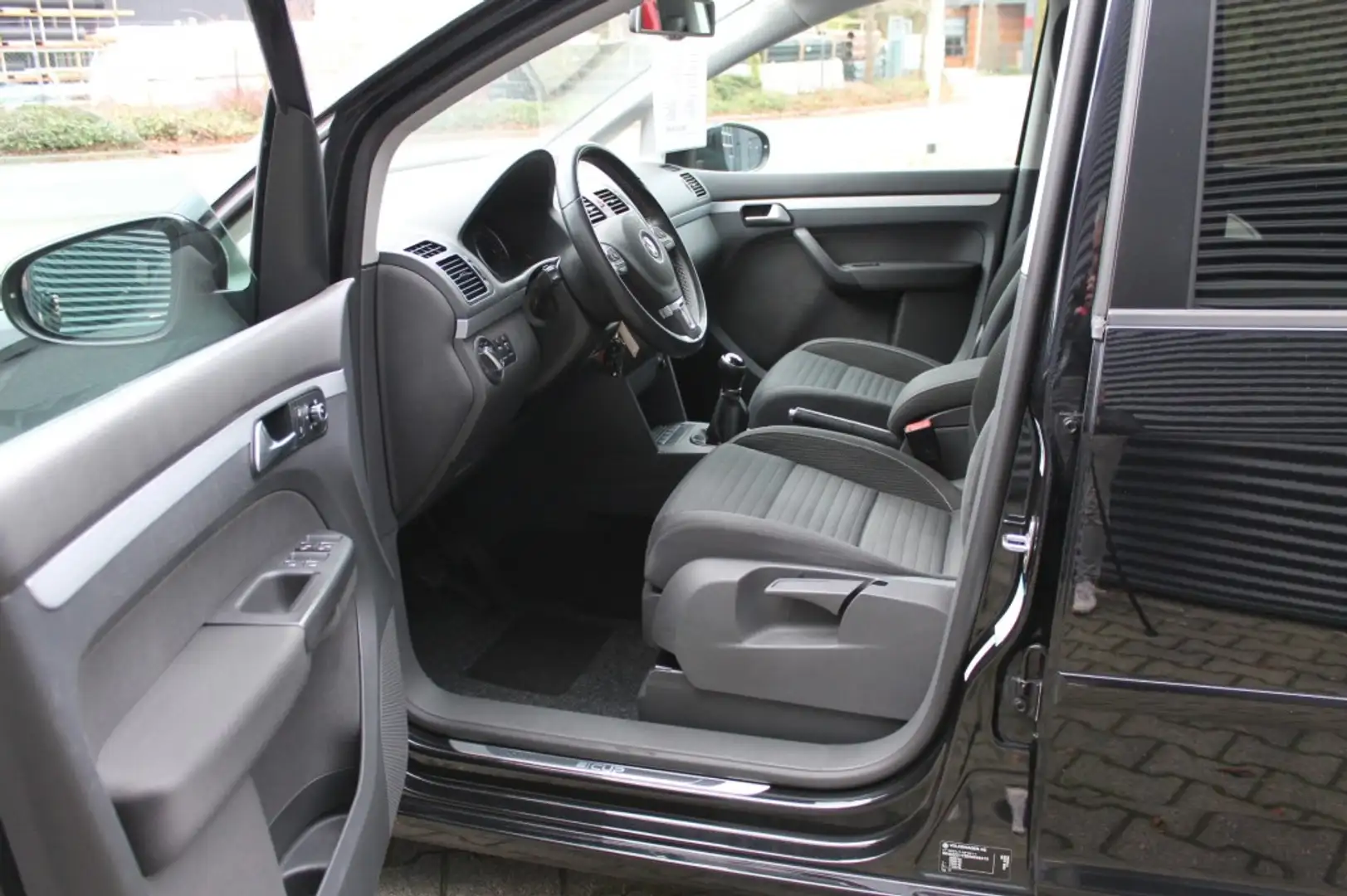 Volkswagen Touran 1.2 TSi Easyline Cup Uitv. NAVIGATIE Noir - 2