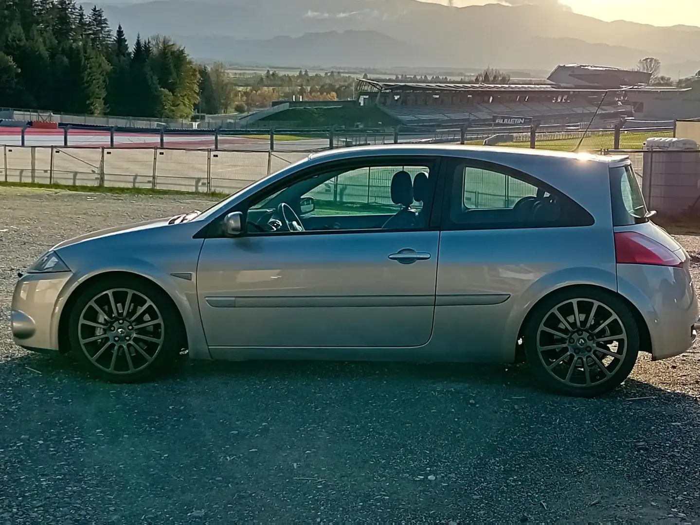 Renault Megane Mégane Renault Sport Trophy 2,0 T 16V Renault Sport Trophy Grau - 1