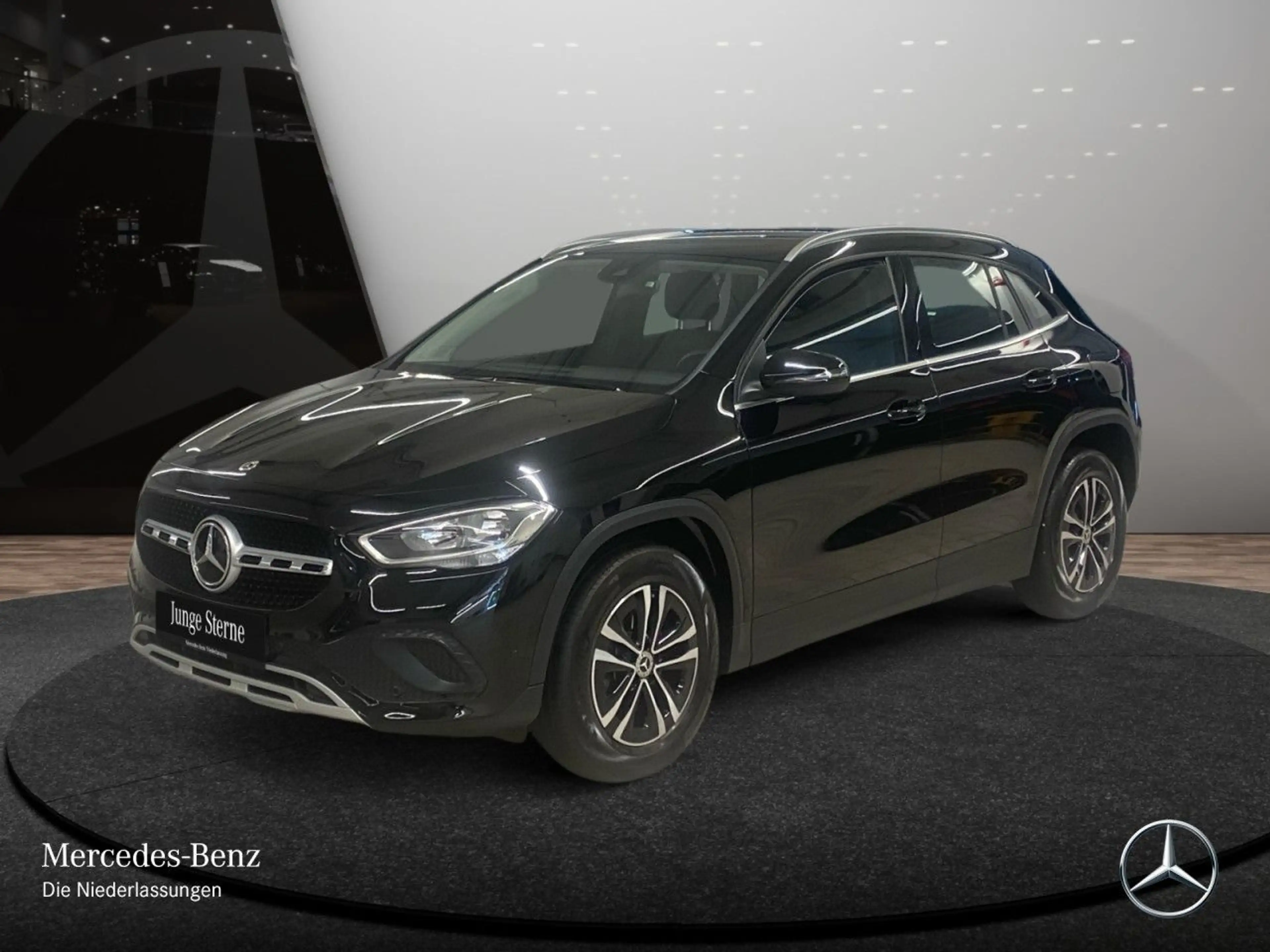 Mercedes-Benz GLA 180 d STYLE+KAMERA+8G — photo 2