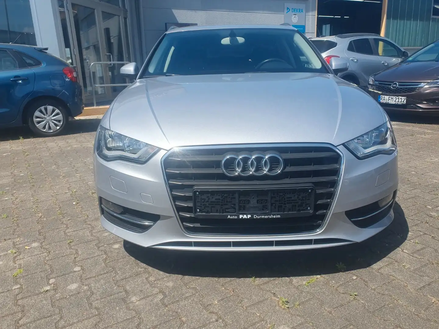 Audi A3 2.0 TDI S line DSG Navi  PDC SH  Alu 17 2Hd Gris - 2