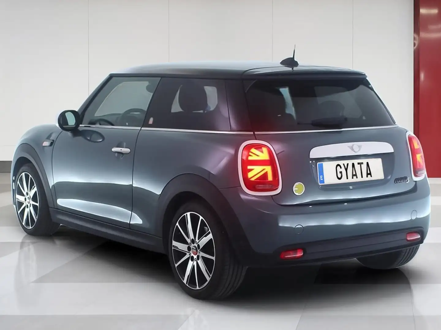 MINI Cooper SE Verde - 2