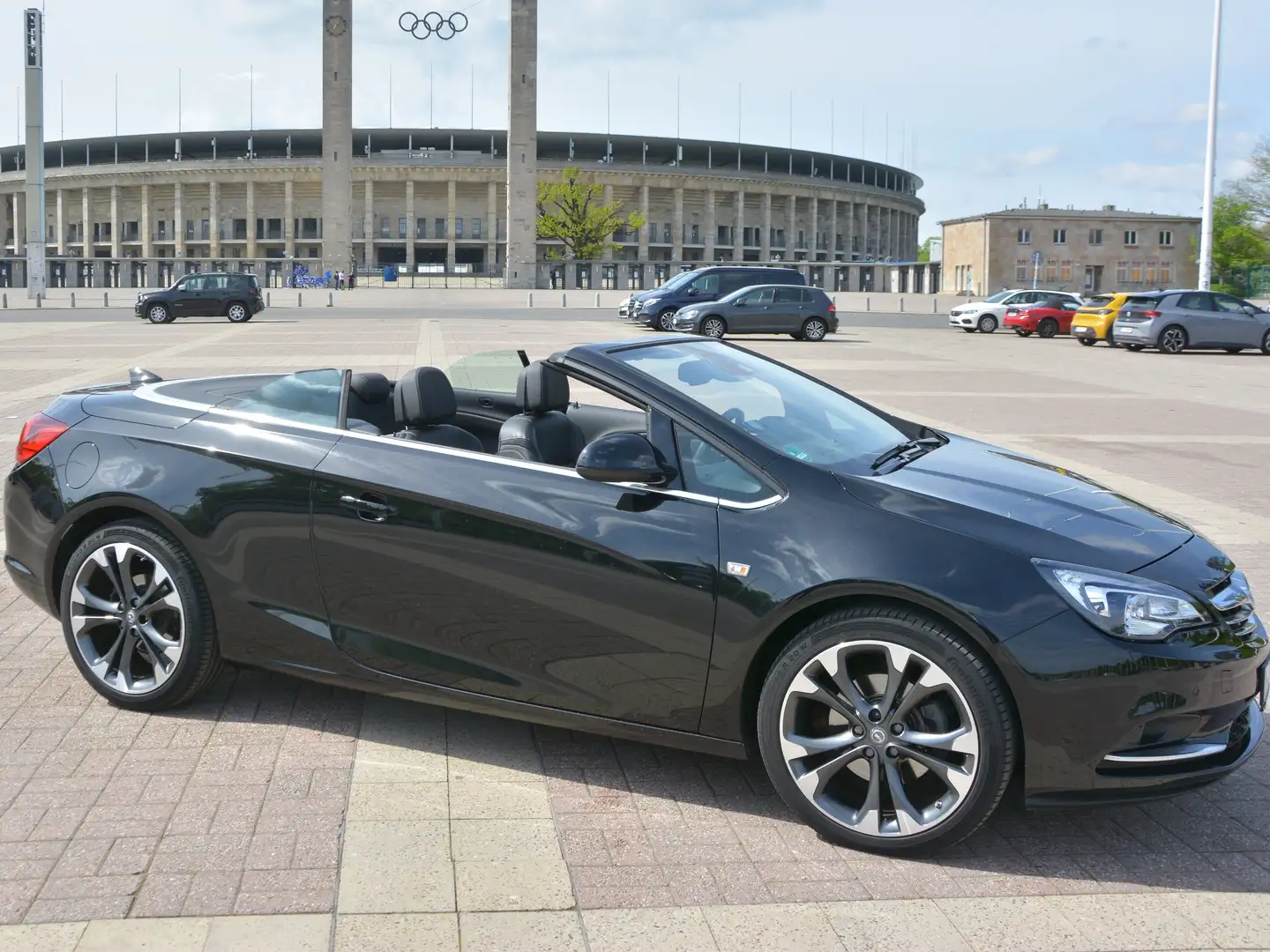 Opel Cascada Cascada 1.6 ECOTEC DI Turbo ecoFLEX Start/Stop Act Schwarz - 2