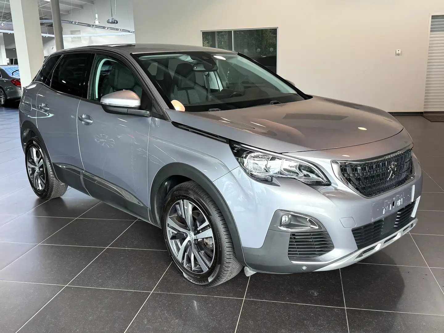 Peugeot 3008 1.2 PureTech Pdc, Led, Only 63000 km! Argent - 2