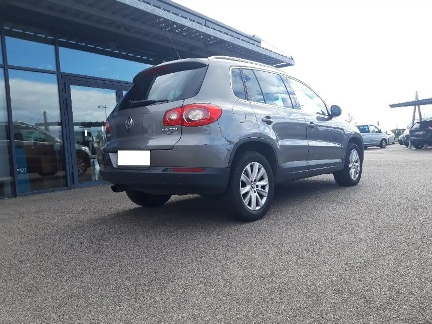 Volkswagen Tiguan 2.0 TDI 140CH BLUEMOTION FAP SPORTLINE - 2
