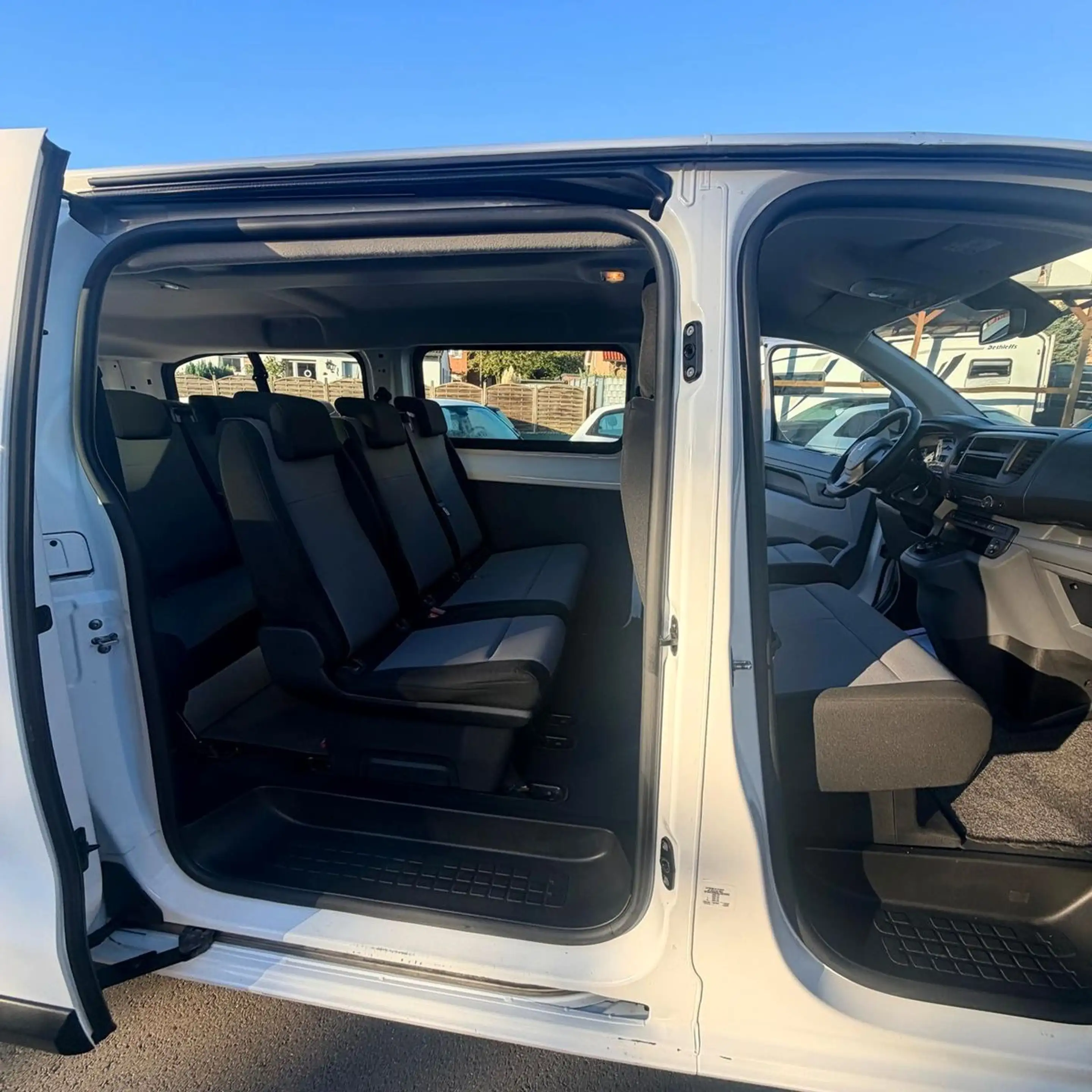 Peugeot Expert Kombi L3 # 9 Sitze # Automatik — photo 21
