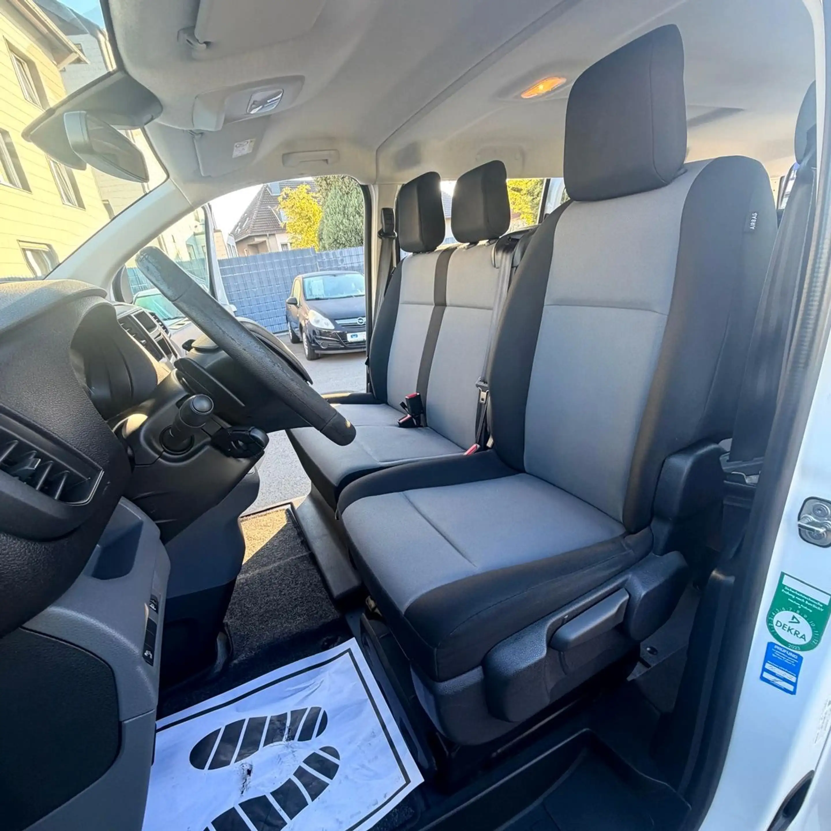 Peugeot Expert Kombi L3 # 9 Sitze # Automatik — photo 13