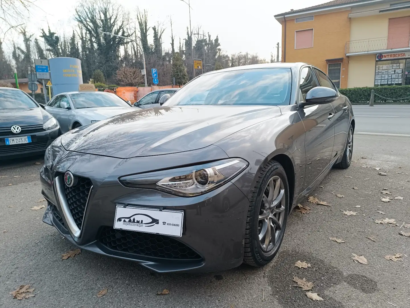 Alfa Romeo Giulia Giulia 2.2 t Business Sport Launch Edition 180 Aut Gris - 1