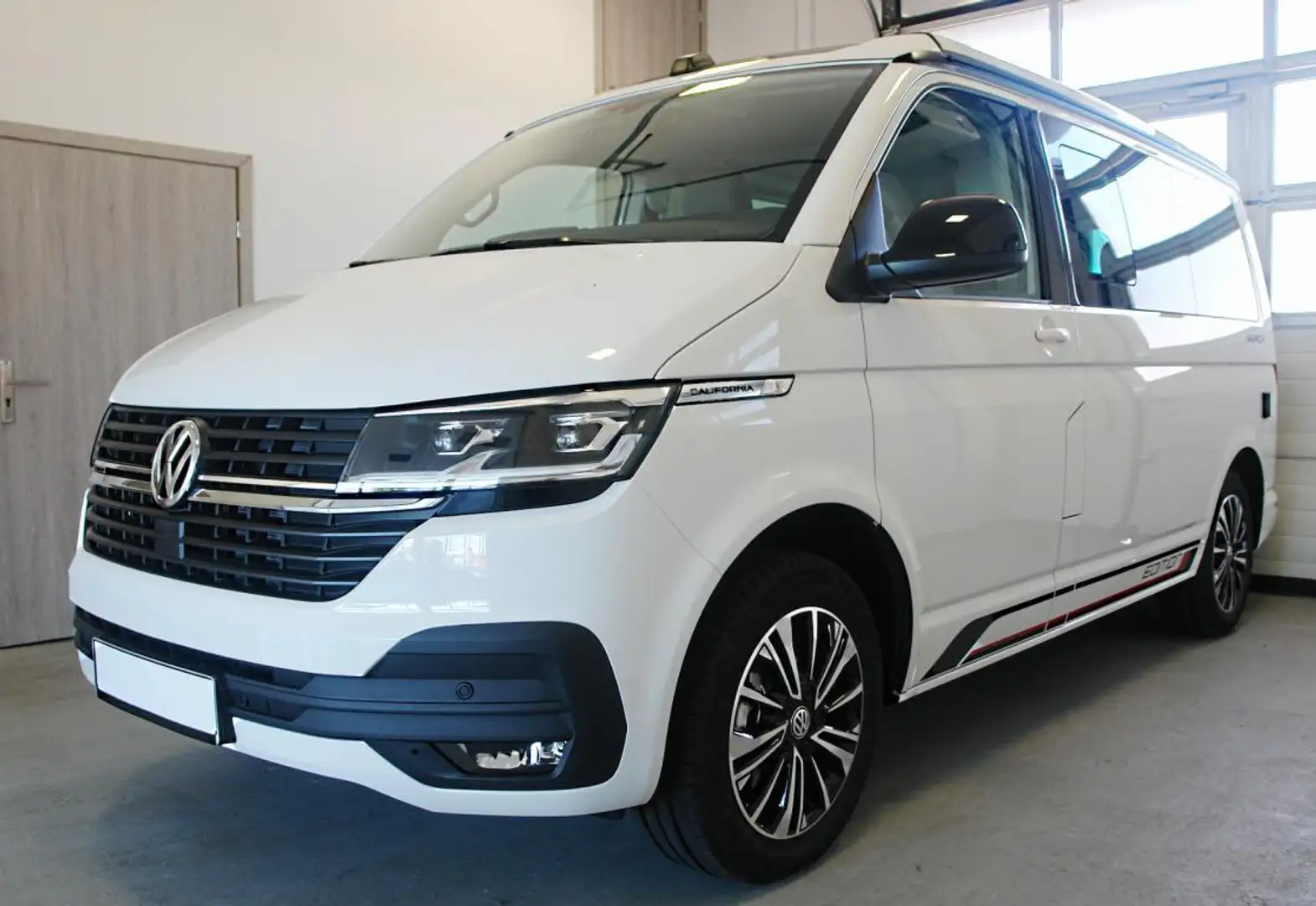 Volkswagen T6.1 California Beach Tour 4Motion StHeiz Navi Weiß - 1