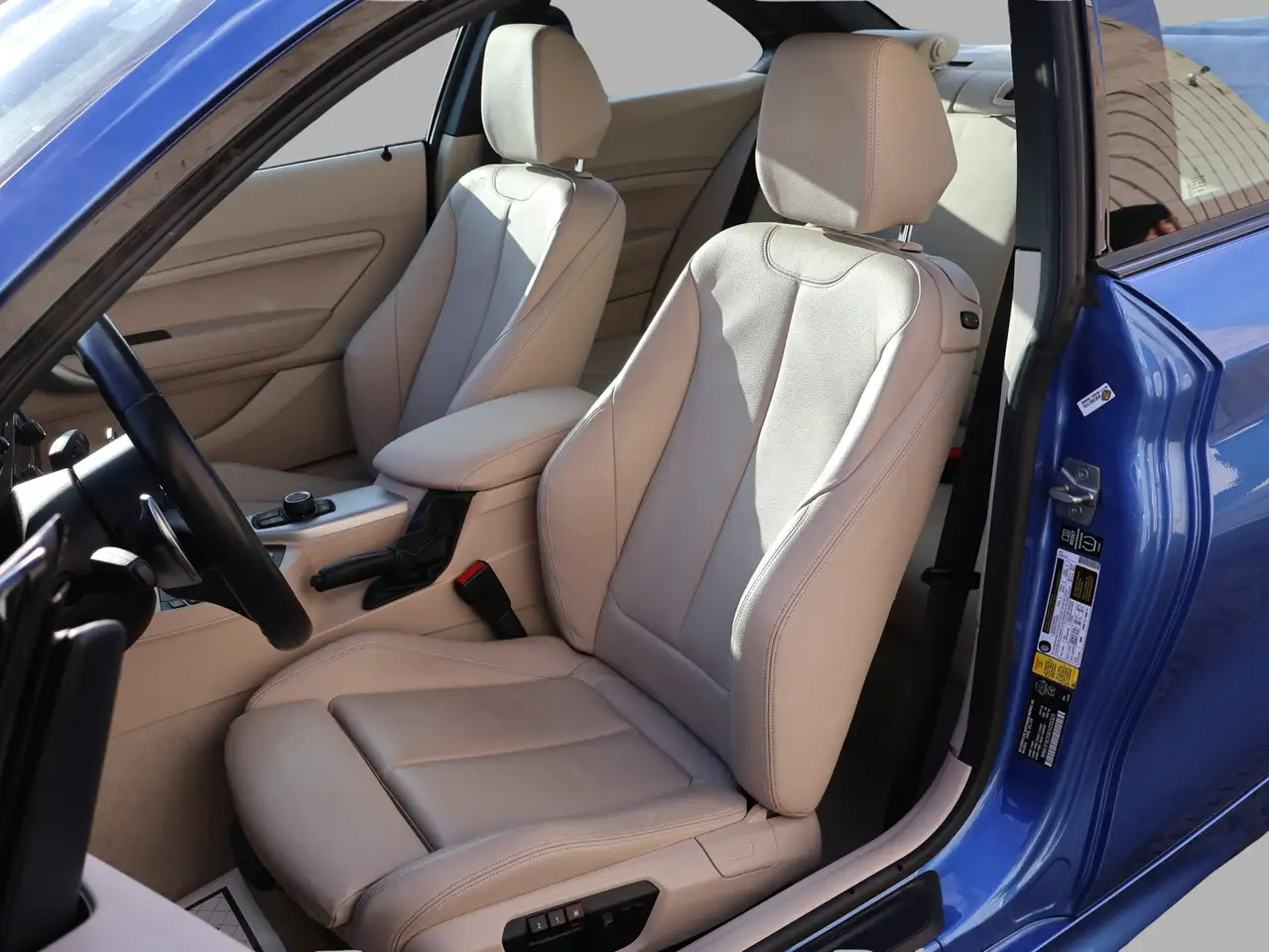 BMW 2 Series снимка BMW 2 Series