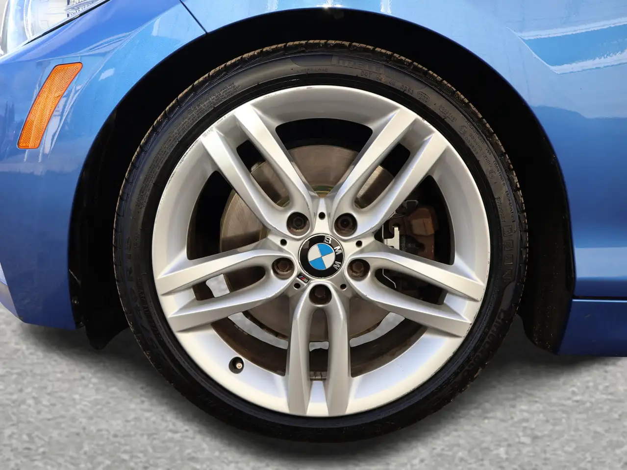 BMW 2 Series снимка BMW 2 Series