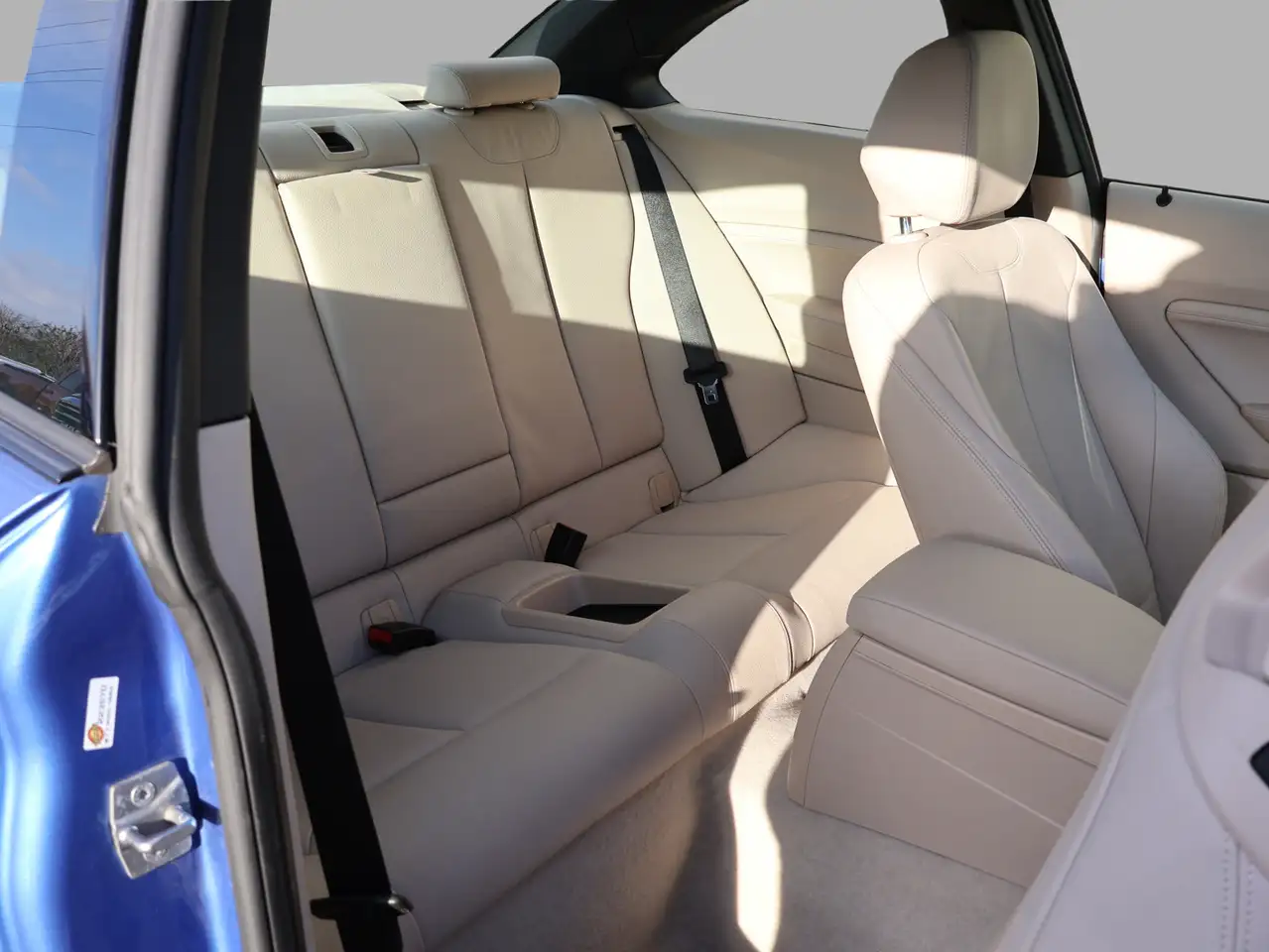 BMW 2 Series снимка BMW 2 Series