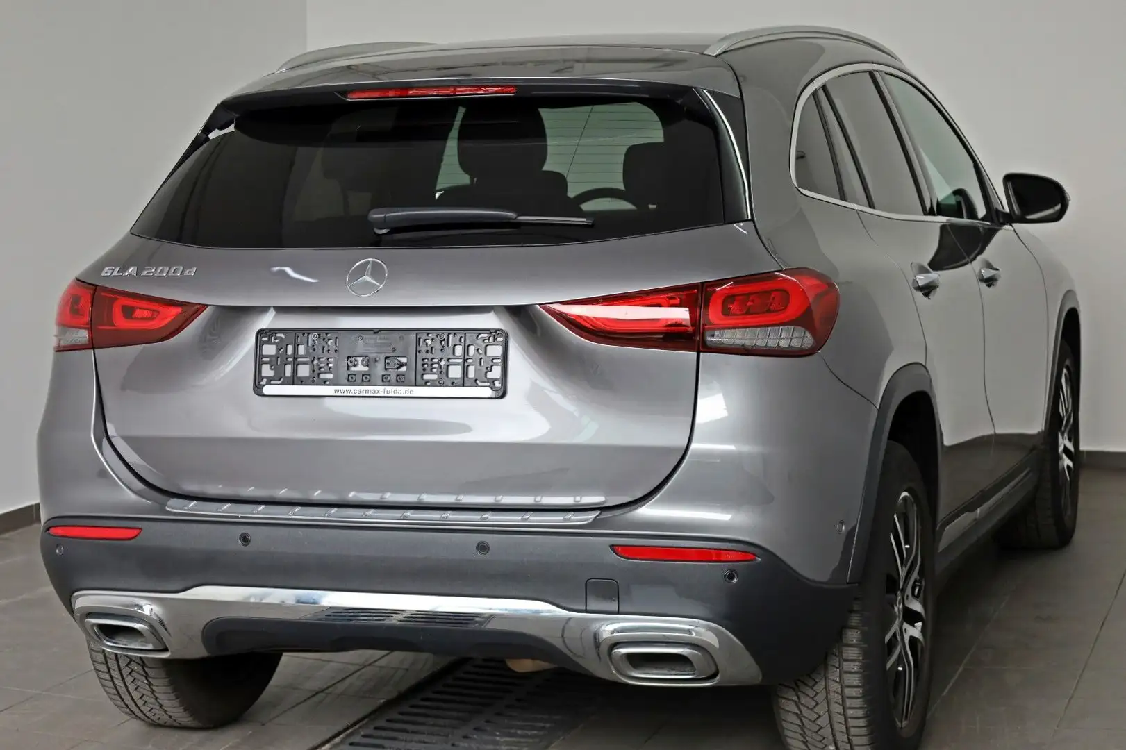 Mercedes-Benz GLA 200 d, Automatik, Navi, Teilled, LED, Kam Grigio - 2