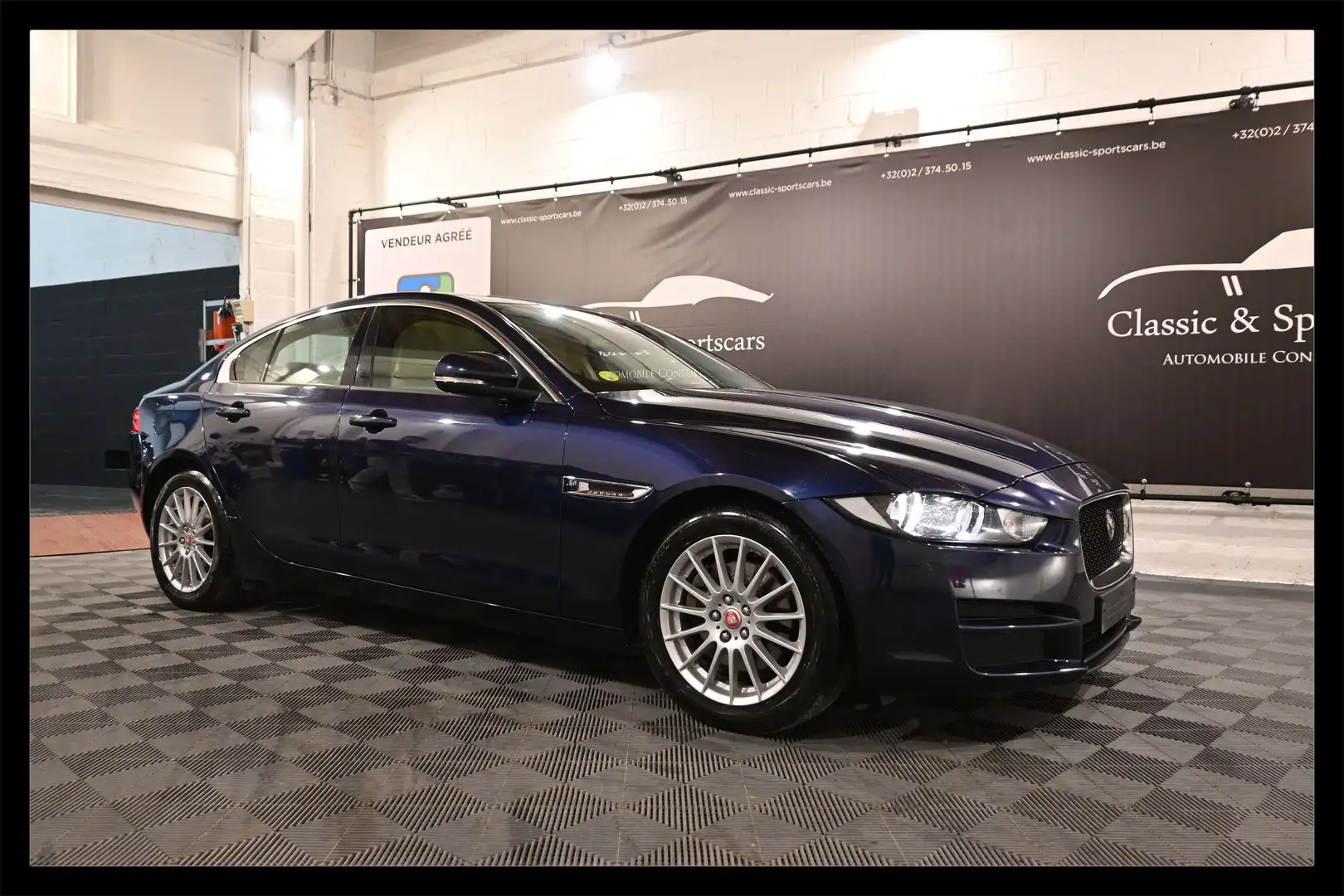 Jaguar XE 2.0 D SPORT / CAMERA / CUIR / GPS NAVI / PDC Blau - 1