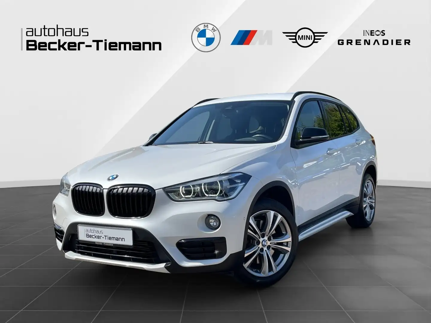 BMW X1 xDrive20i Sport Line/ AHK/ Navi/ LED Bianco - 1