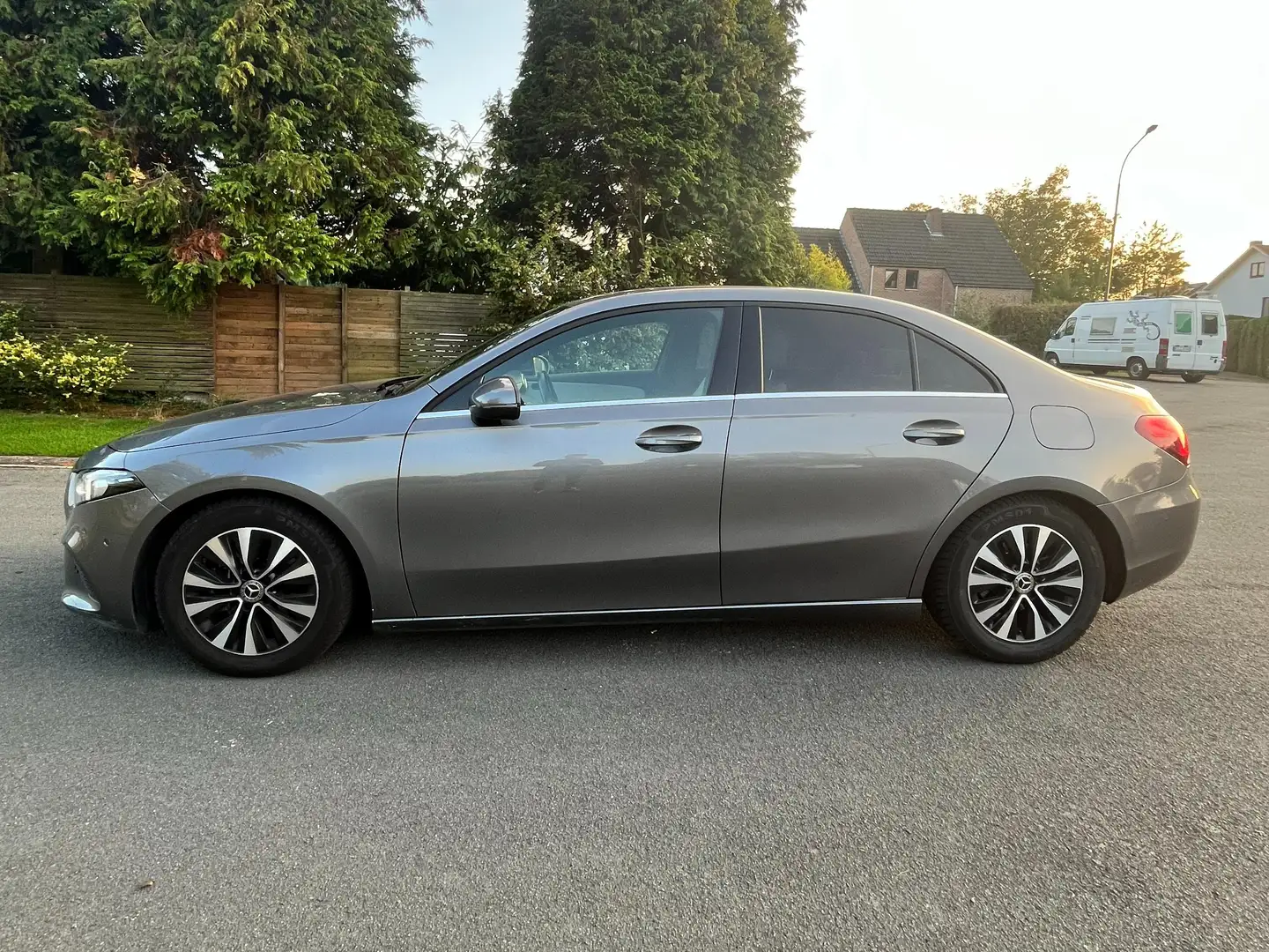 Mercedes-Benz 180 A180 Sedan business edition Gris - 2