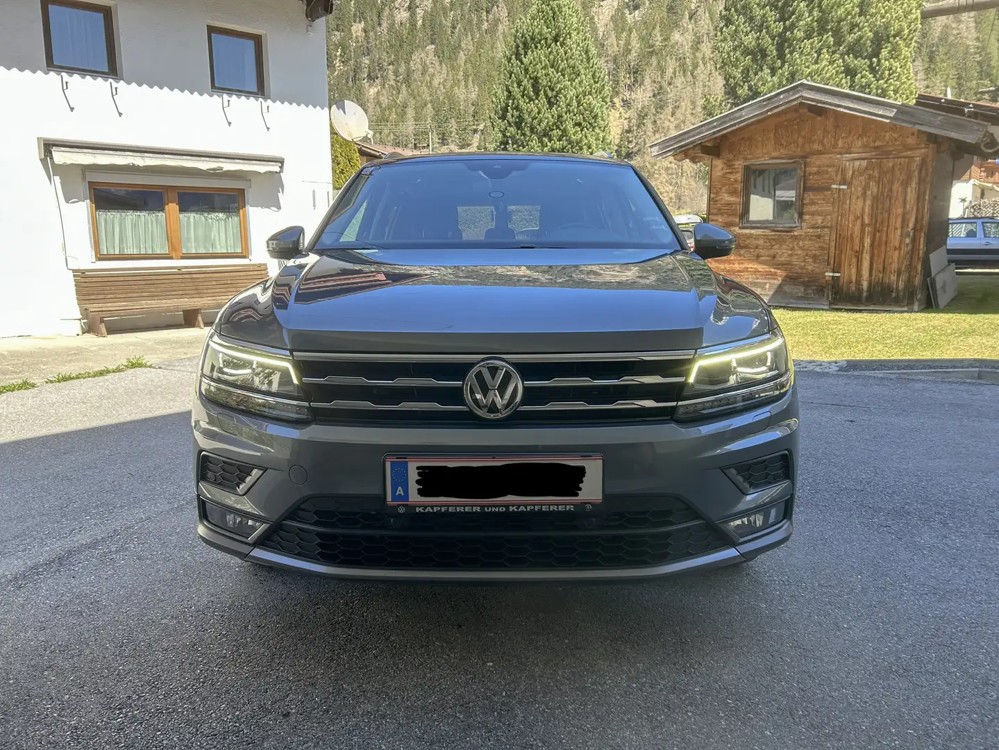 Volkswagen Tiguan Allspace 2,0 TDI SCR 4Motion Comfortline DSG Grau - 2