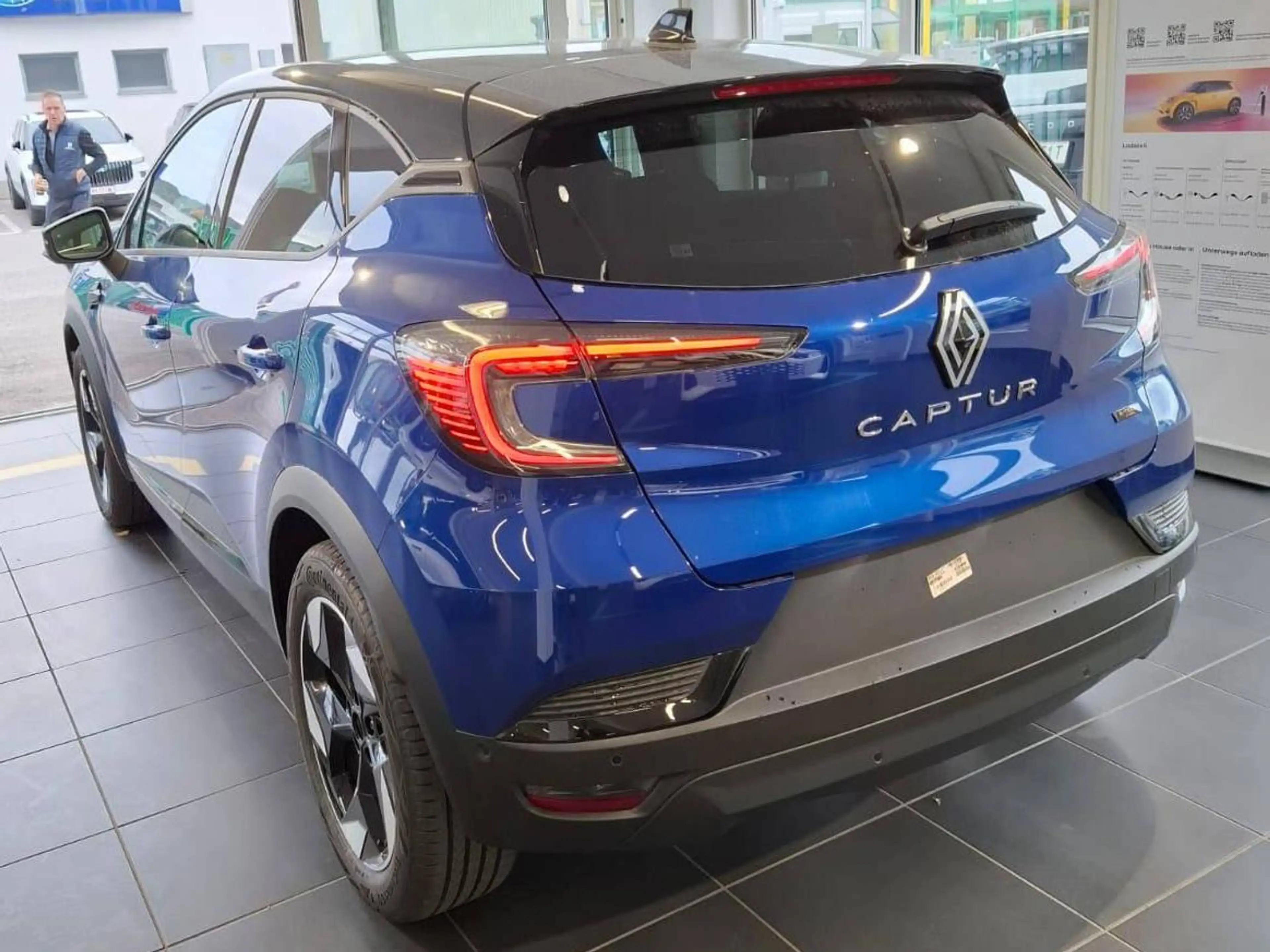 Renault Captur Techno TCe 115 (MY26) — photo 3