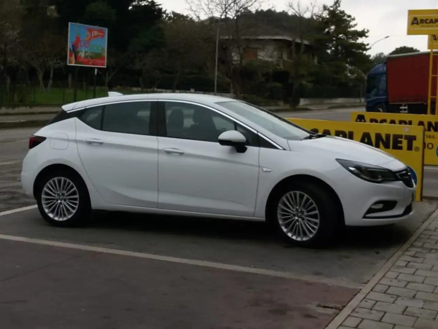 Opel Astra 5p 1.6 cdti Innovation 136cv auto Bianco - 1