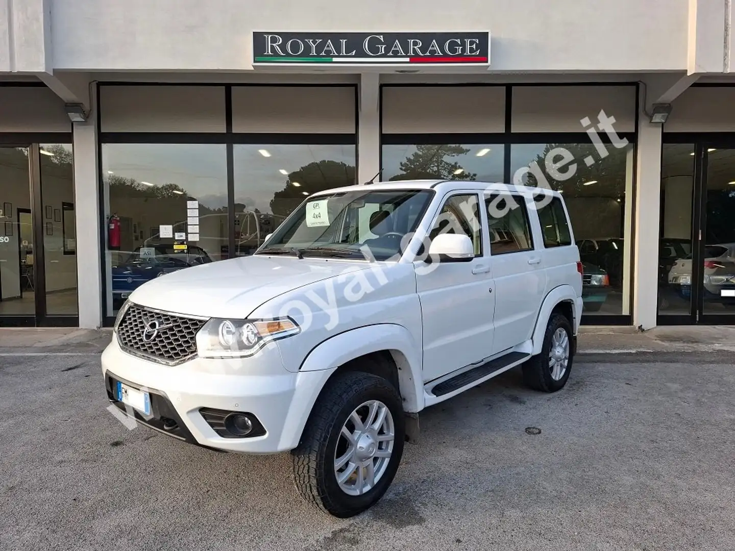 UAZ Patriot 2.7 16v GPL Privilege (GANCIO TRAINO) Weiß - 1