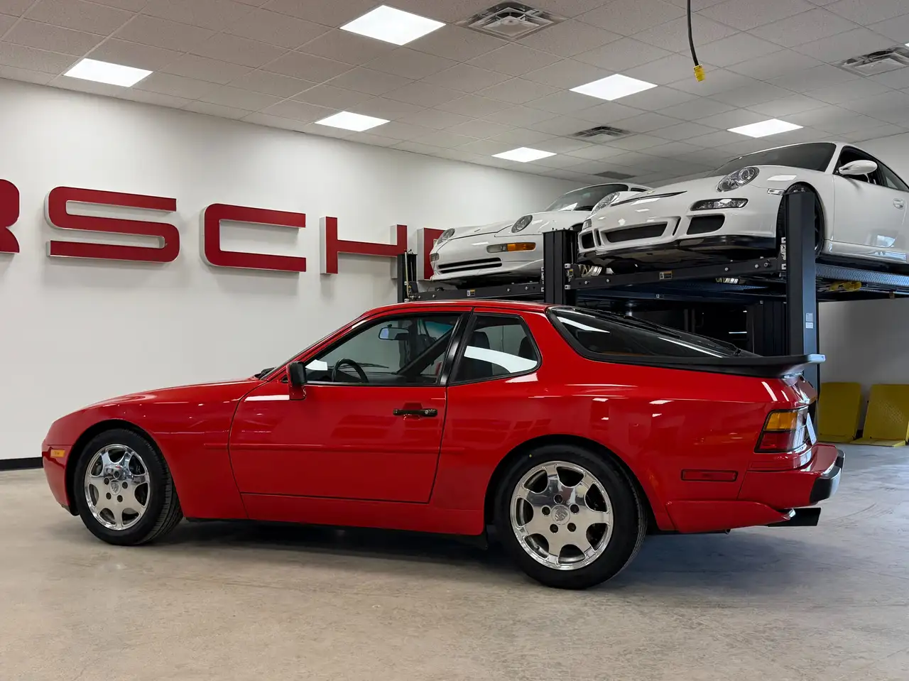 Porsche 944 снимка Porsche 944