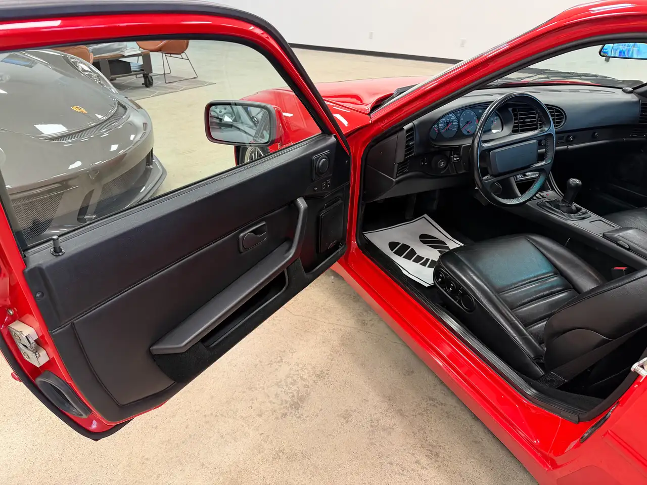 Porsche 944 снимка Porsche 944
