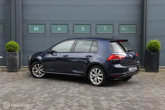 Volkswagen Golf view 13