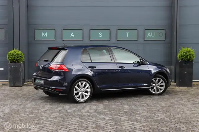 Volkswagen Golf view 8