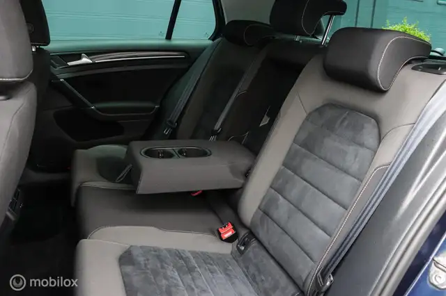 Volkswagen Golf view 7