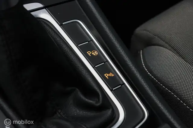 Volkswagen Golf view 10