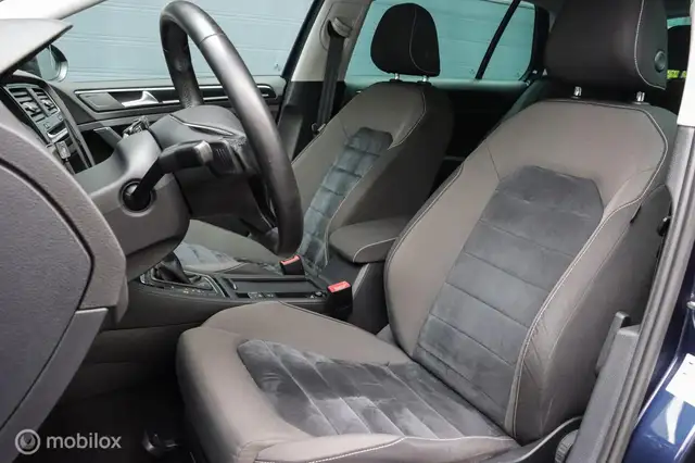Volkswagen Golf view 6