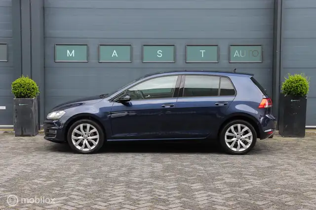 Volkswagen Golf view 14