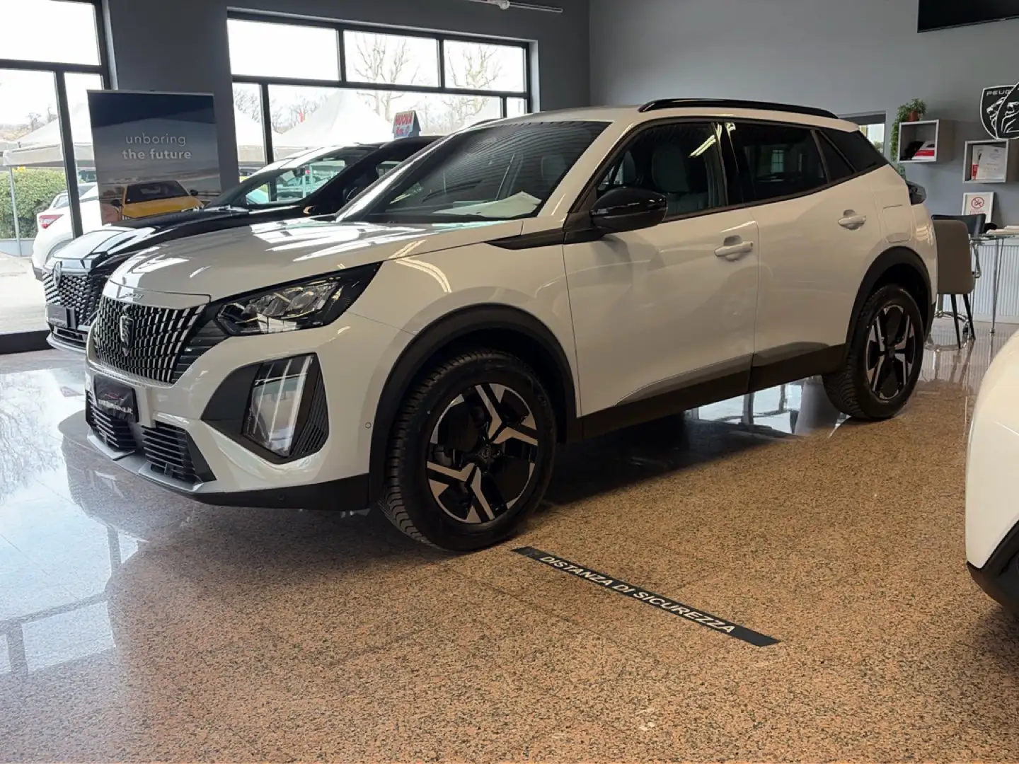 Peugeot 2008 2008 Hybrid 145 e-DCS6 Allure Weiß - 2