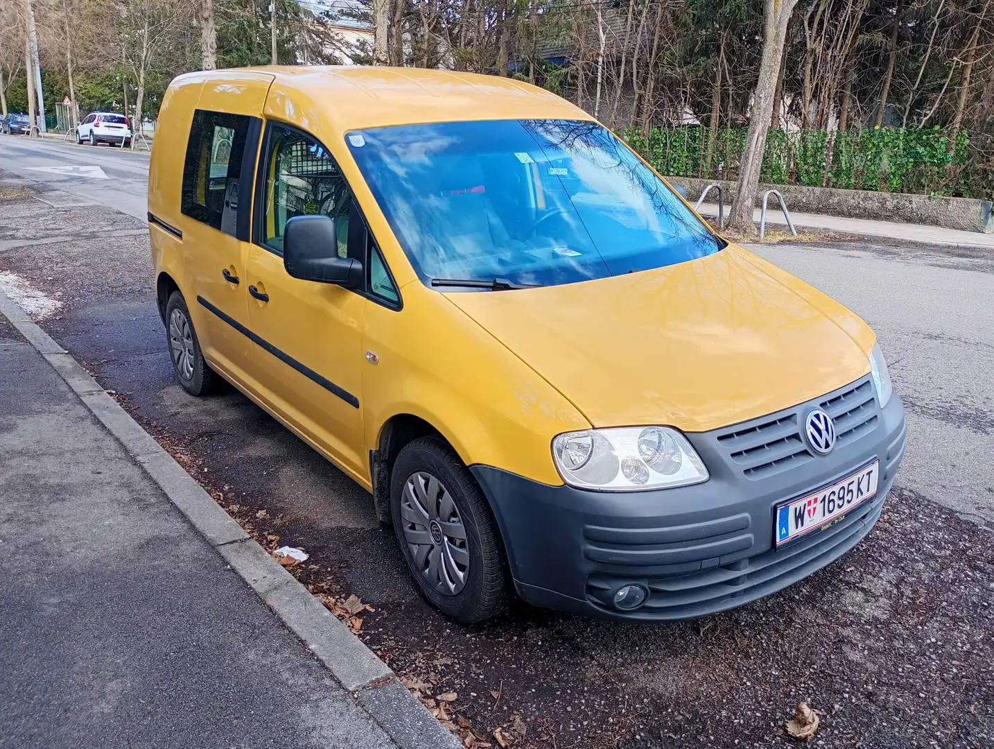 Volkswagen Caddy TOP ZUSTAND & WENIG KM Gelb - 2