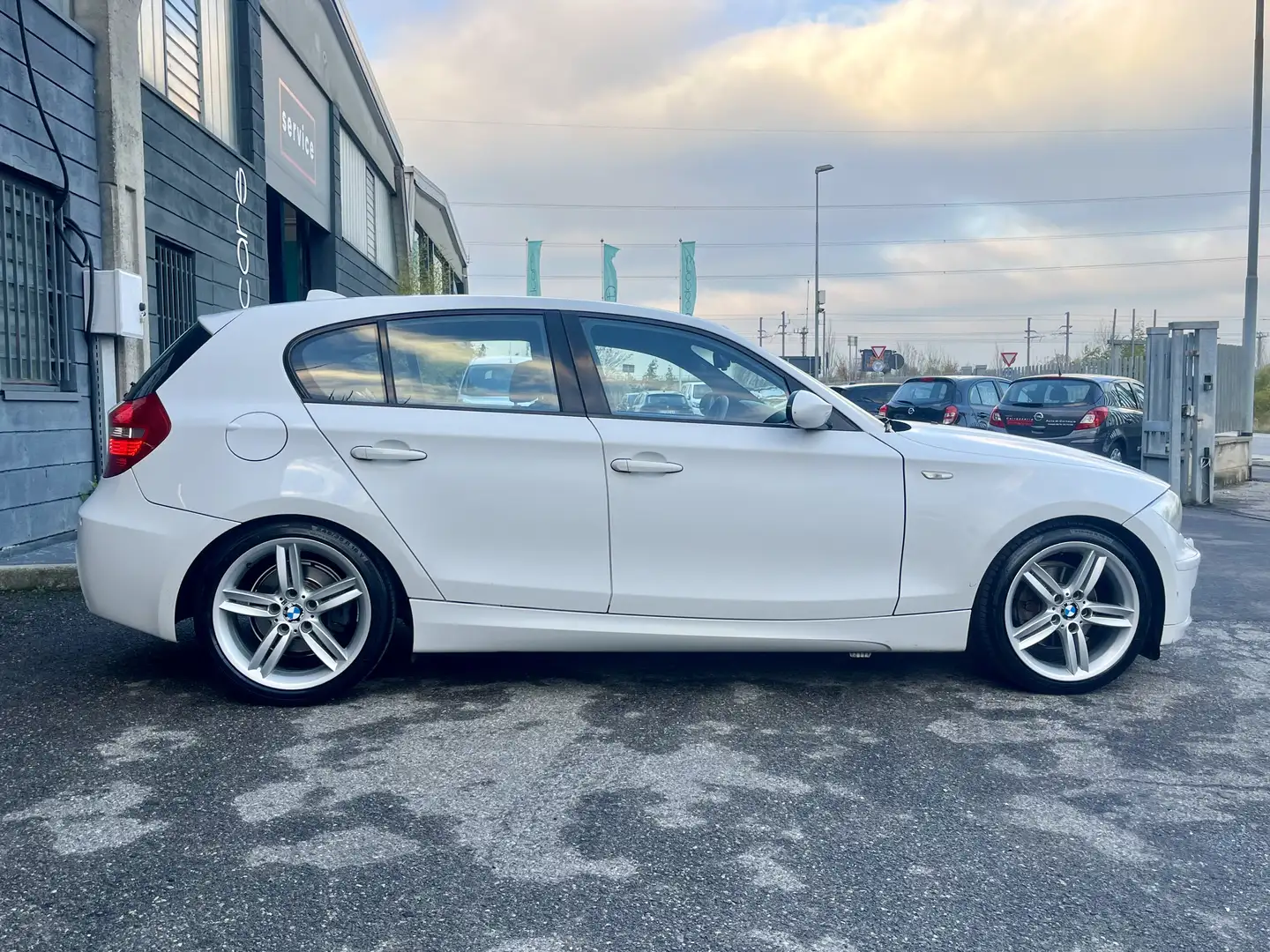 BMW 120 120i M Sport 5p 170 Cv Auto Navi Bianco - 1