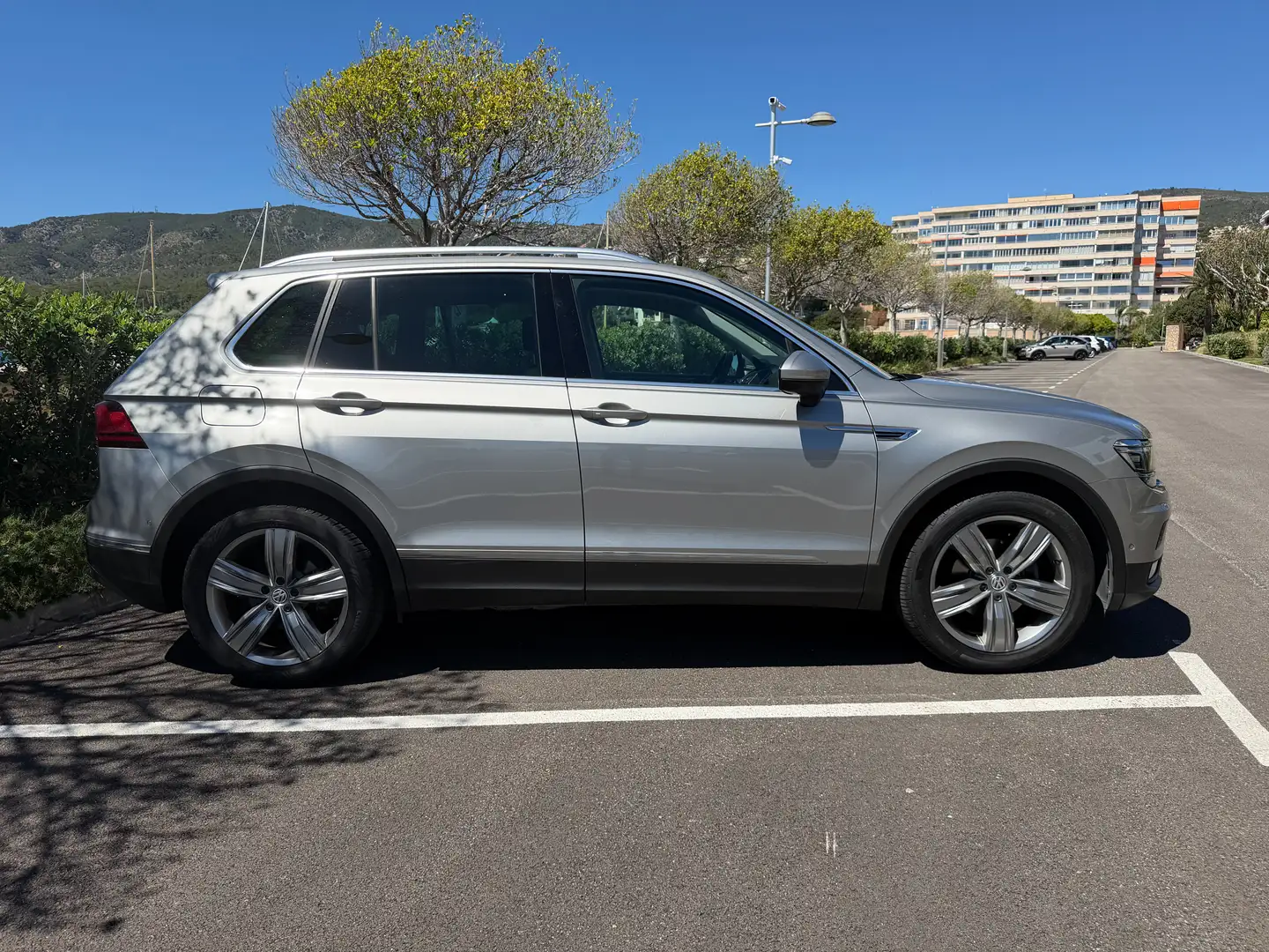 Volkswagen Tiguan Tiguan 1.4 ACT TSI Advance DSG 110kW Advance Gris - 2