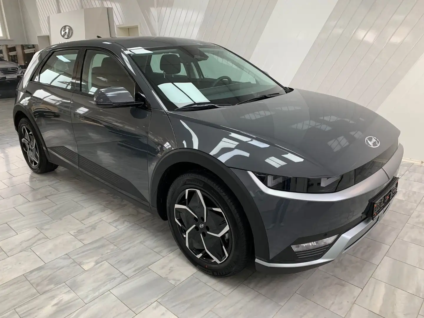 Hyundai IONIQ 5 - 58 kWh Dynamiq  Wärmepumpe Grijs - 1