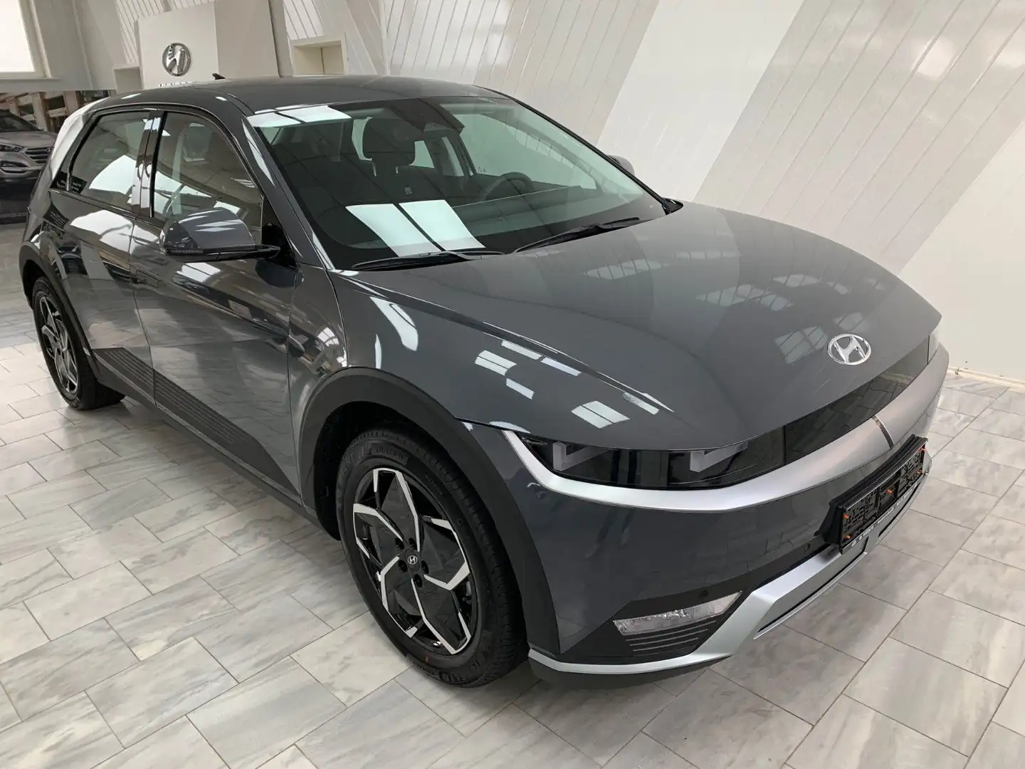 Hyundai IONIQ 5 - 58 kWh Dynamiq  Wärmepumpe Grijs - 2