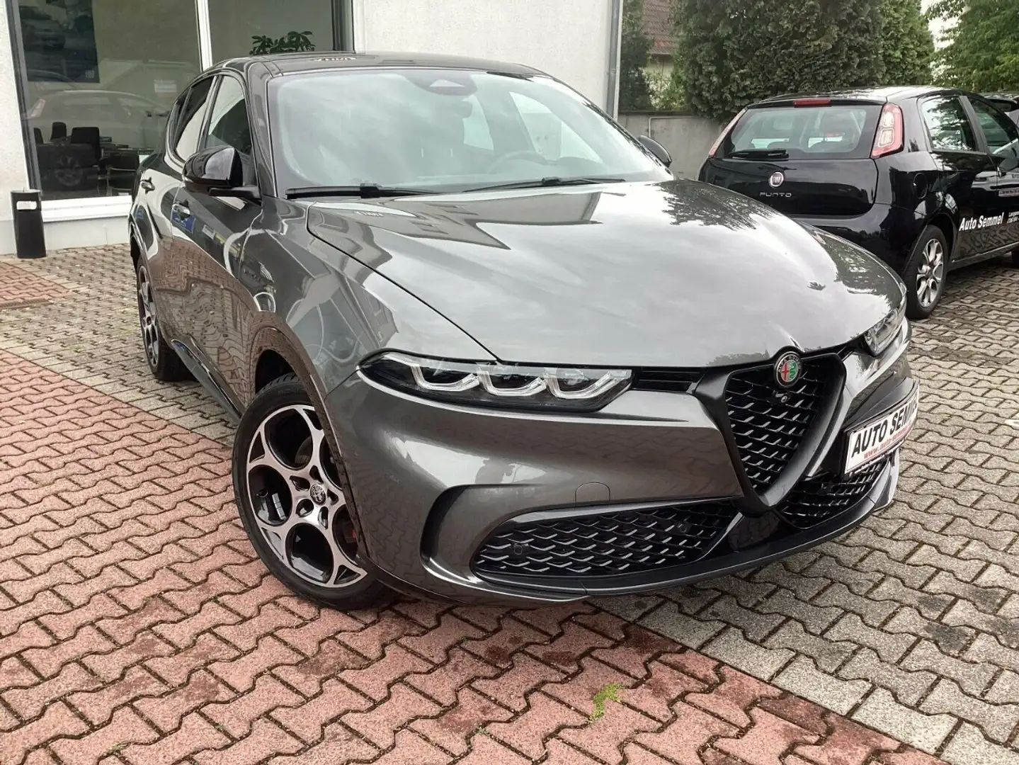 Alfa Romeo Tonale Veloce 1.5 VGT 160PS 48V-Hybrid 15kW Сірий - 2