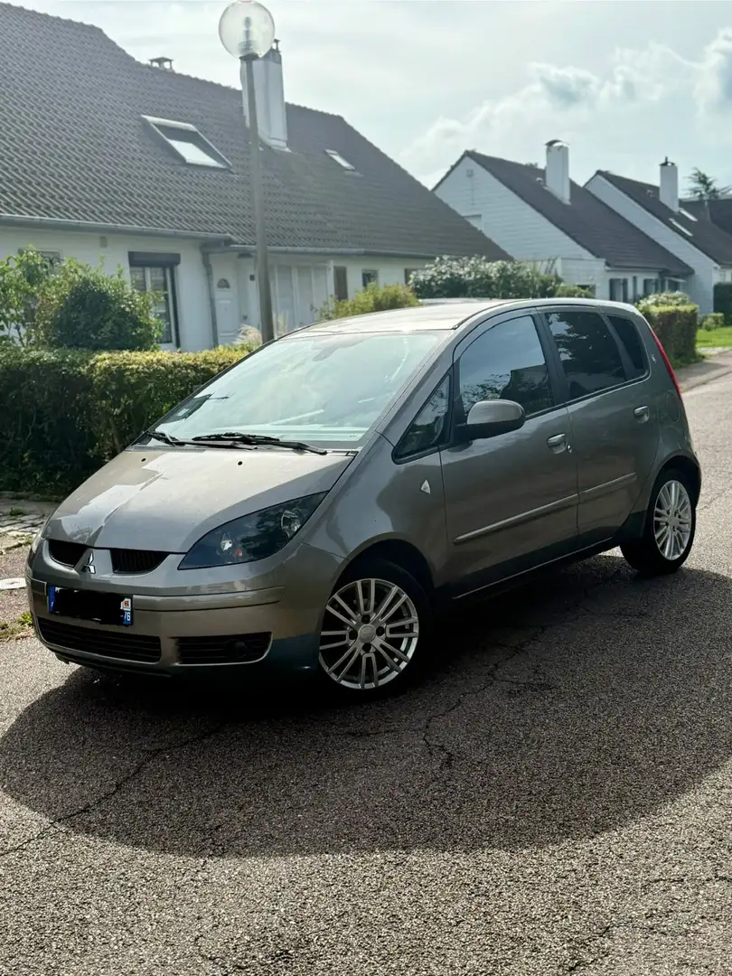 Mitsubishi Colt CZ3 1.5 DI-D 95 Invite - 1