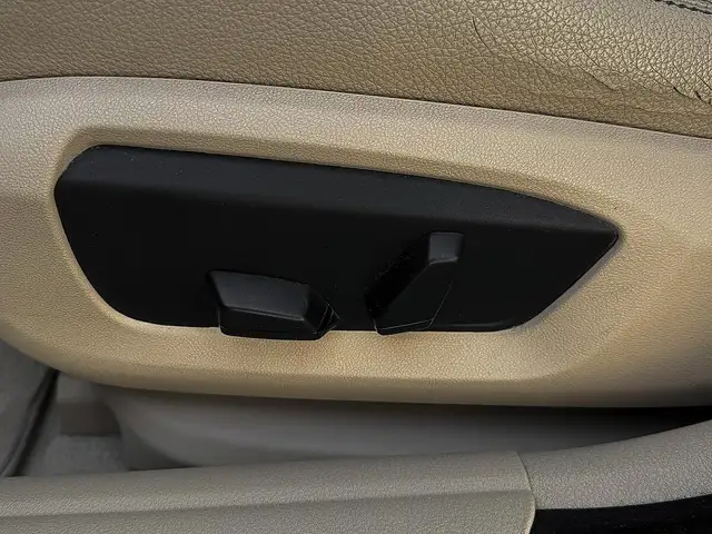 BMW 5 Series view 17