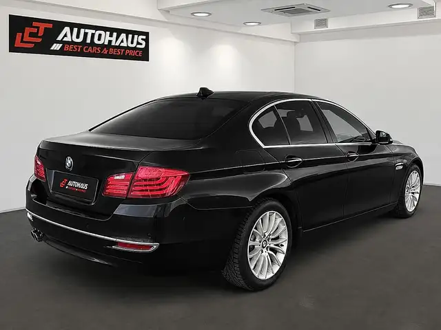 BMW 5 Series view 6