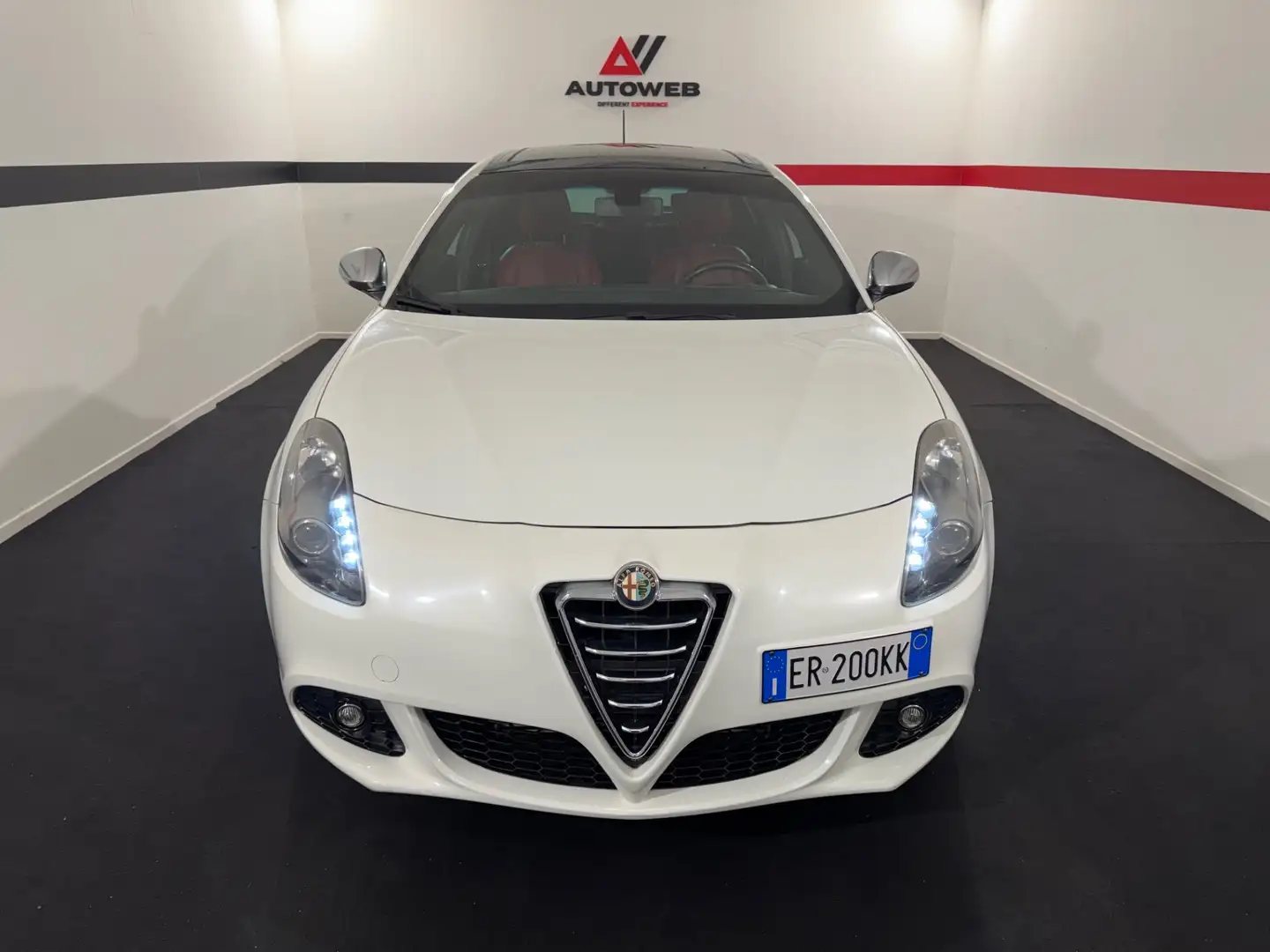 Alfa Romeo Giulietta Giulietta 1.6 JTDm-2 105 CV Exclusive Blanc - 2