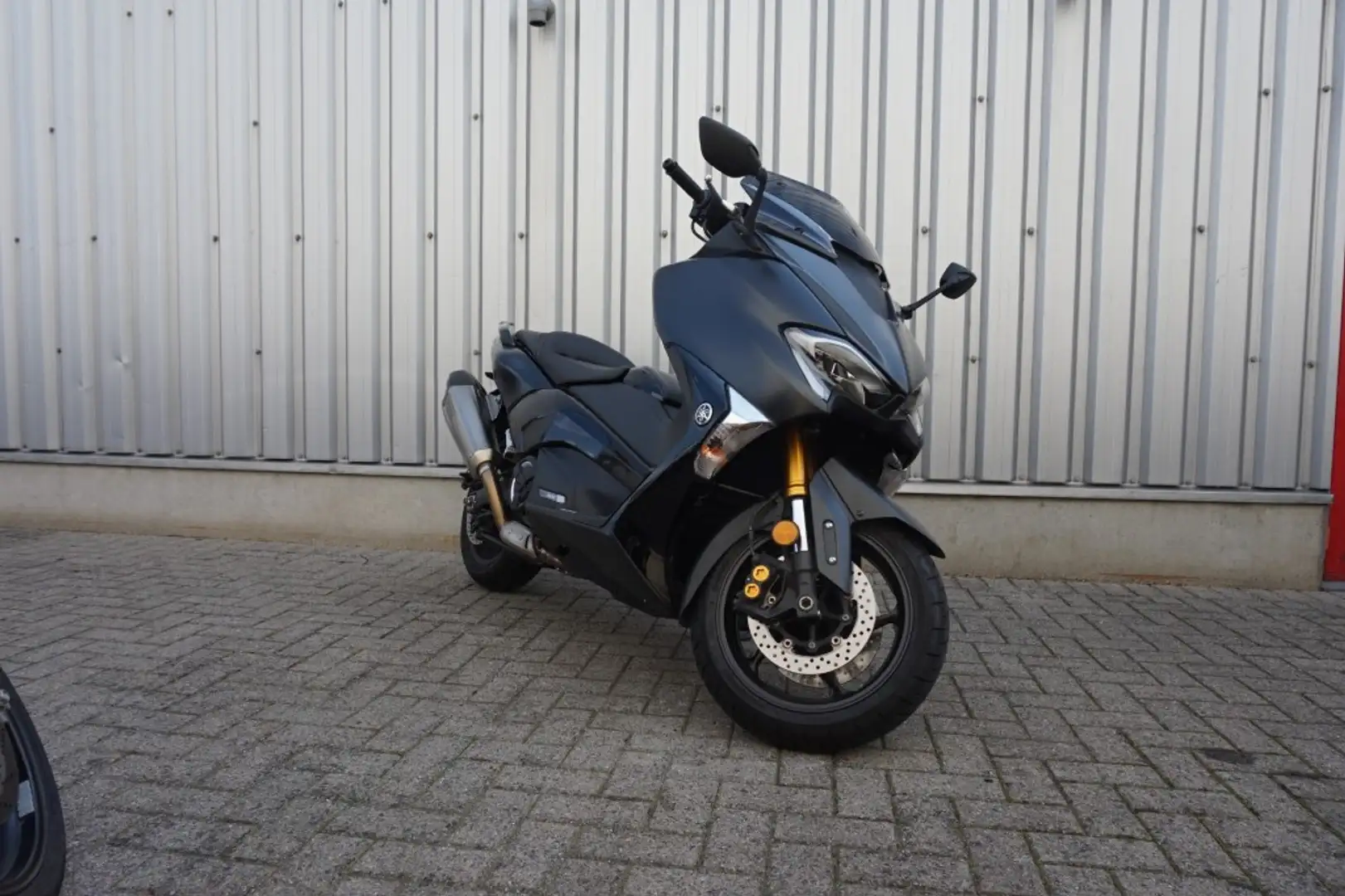 Yamaha - Nero - 2