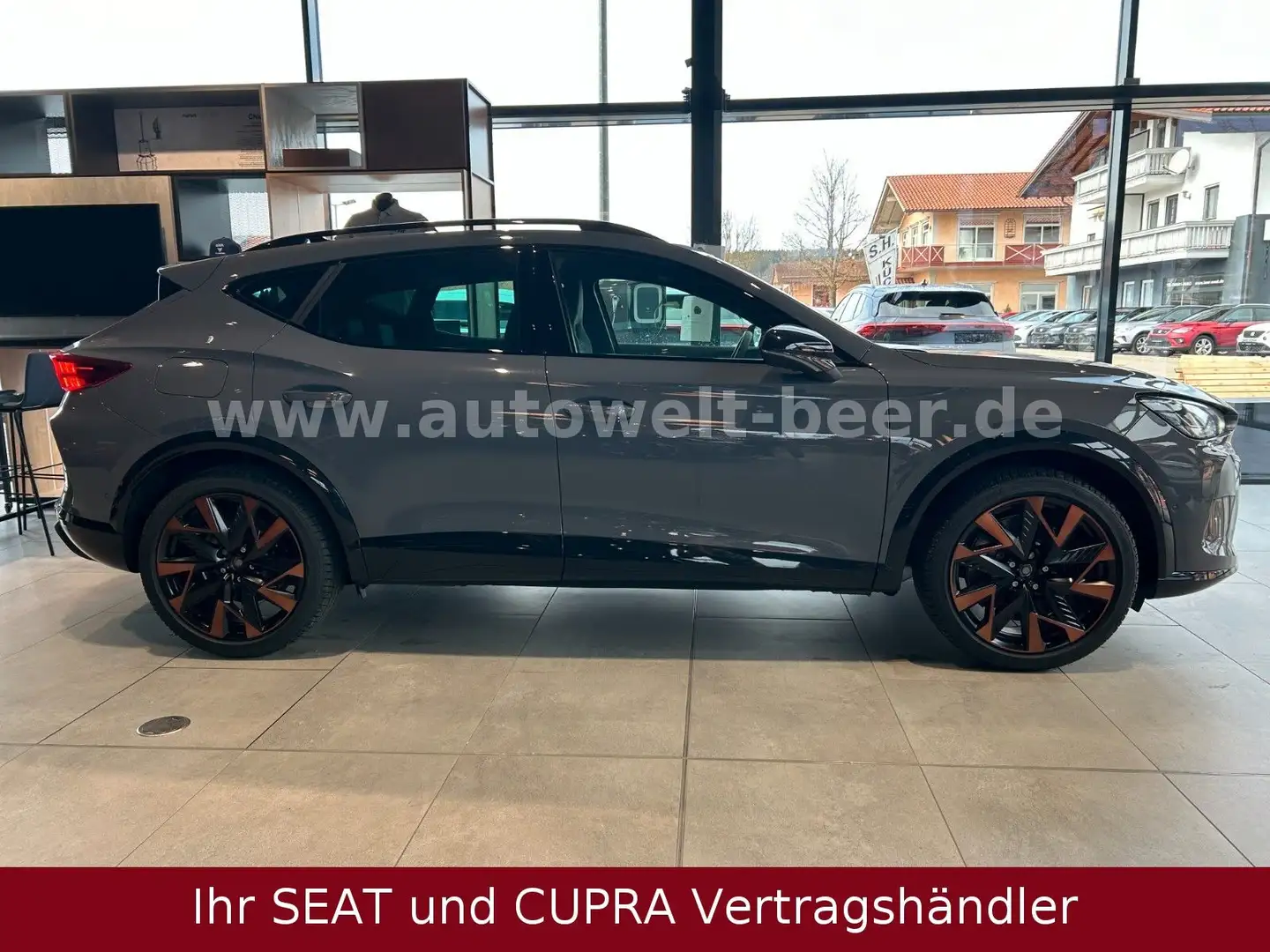 CUPRA Formentor VZ 2.0 TSI 333 PS 4Drive*AHK*Sennheise Grijs - 2