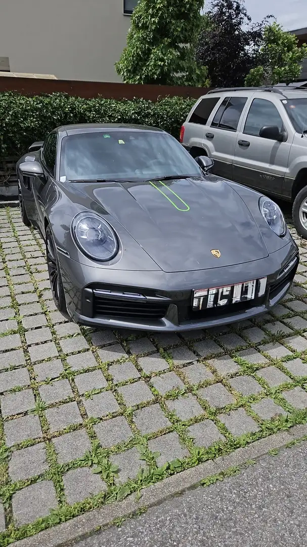 Porsche 992 911 Turbo S Coupe PDK Grau - 2