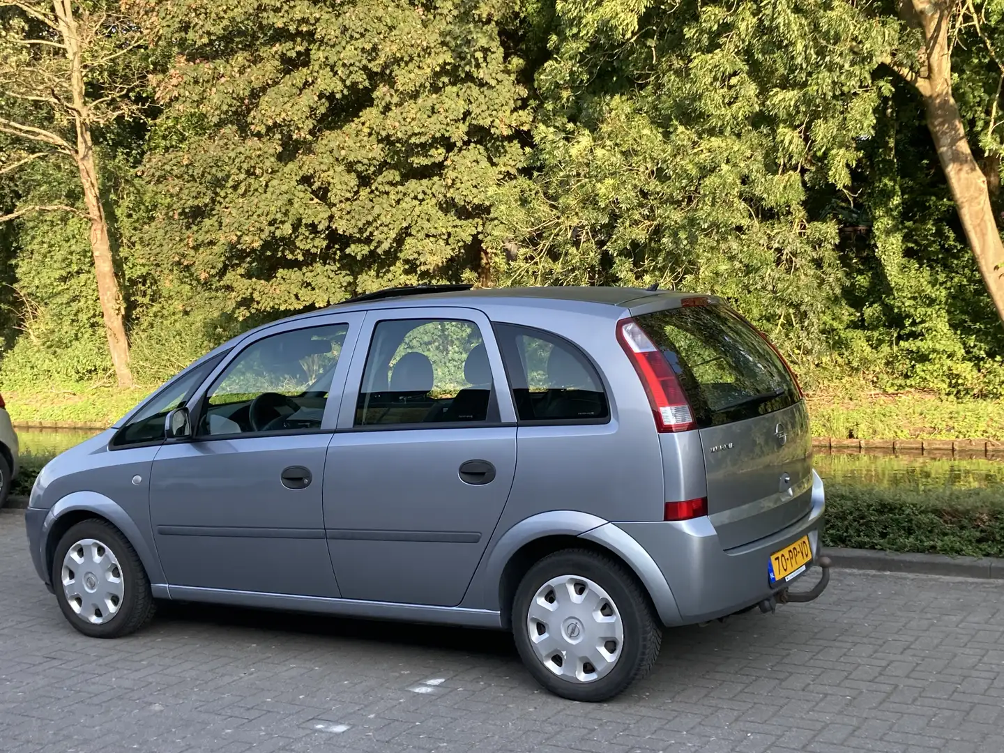 Opel Meriva 1.6-16V Enjoy Grijs - 2