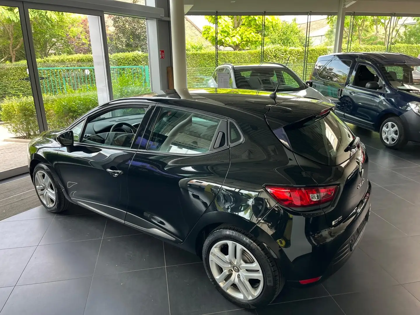 Renault Clio 0.9 TCe Limited Noir - 2
