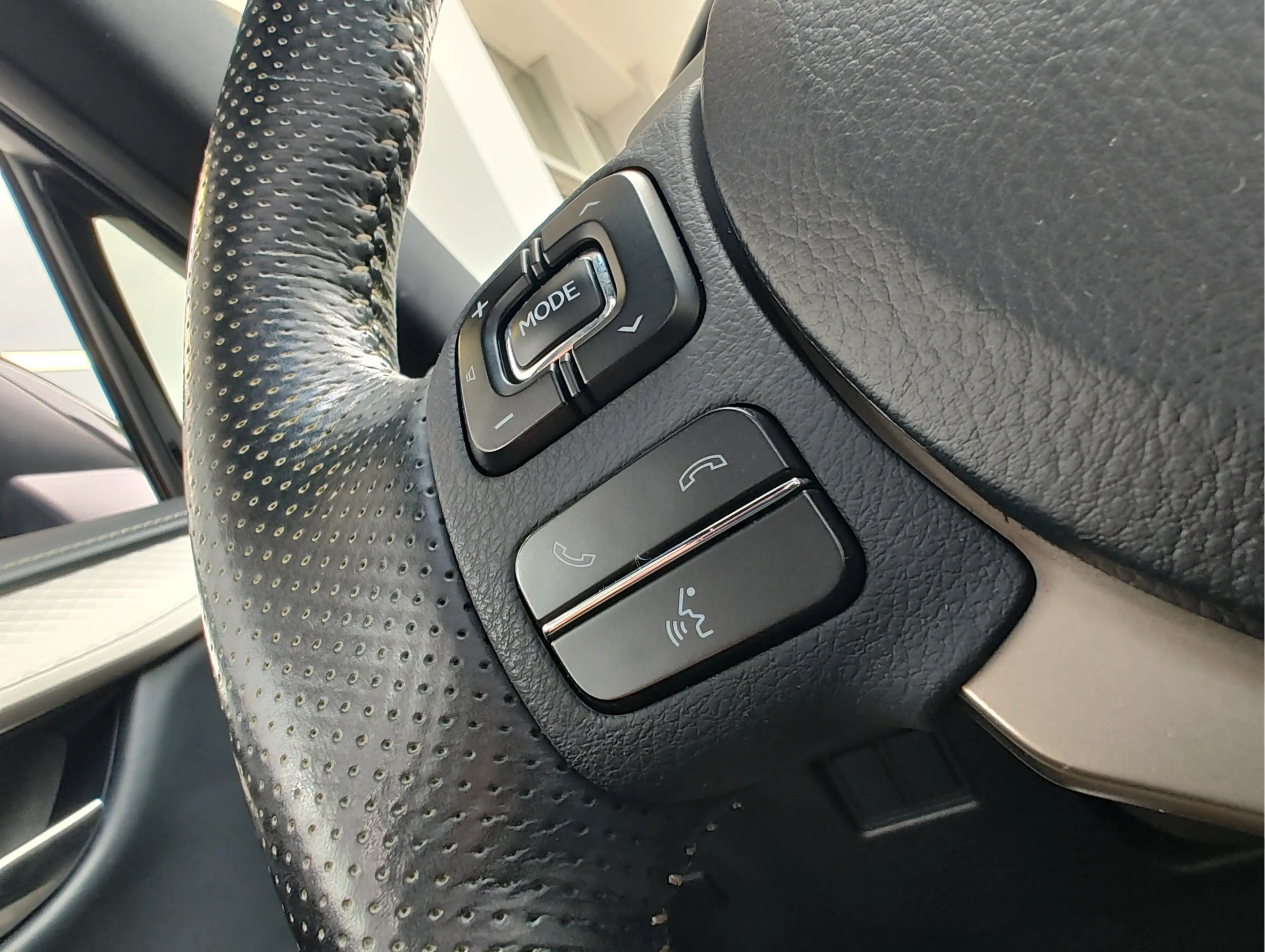 Lexus NX 300h AWD F SPORT LINE AUTOMAAT Head-up Display | Stoelv — photo 29