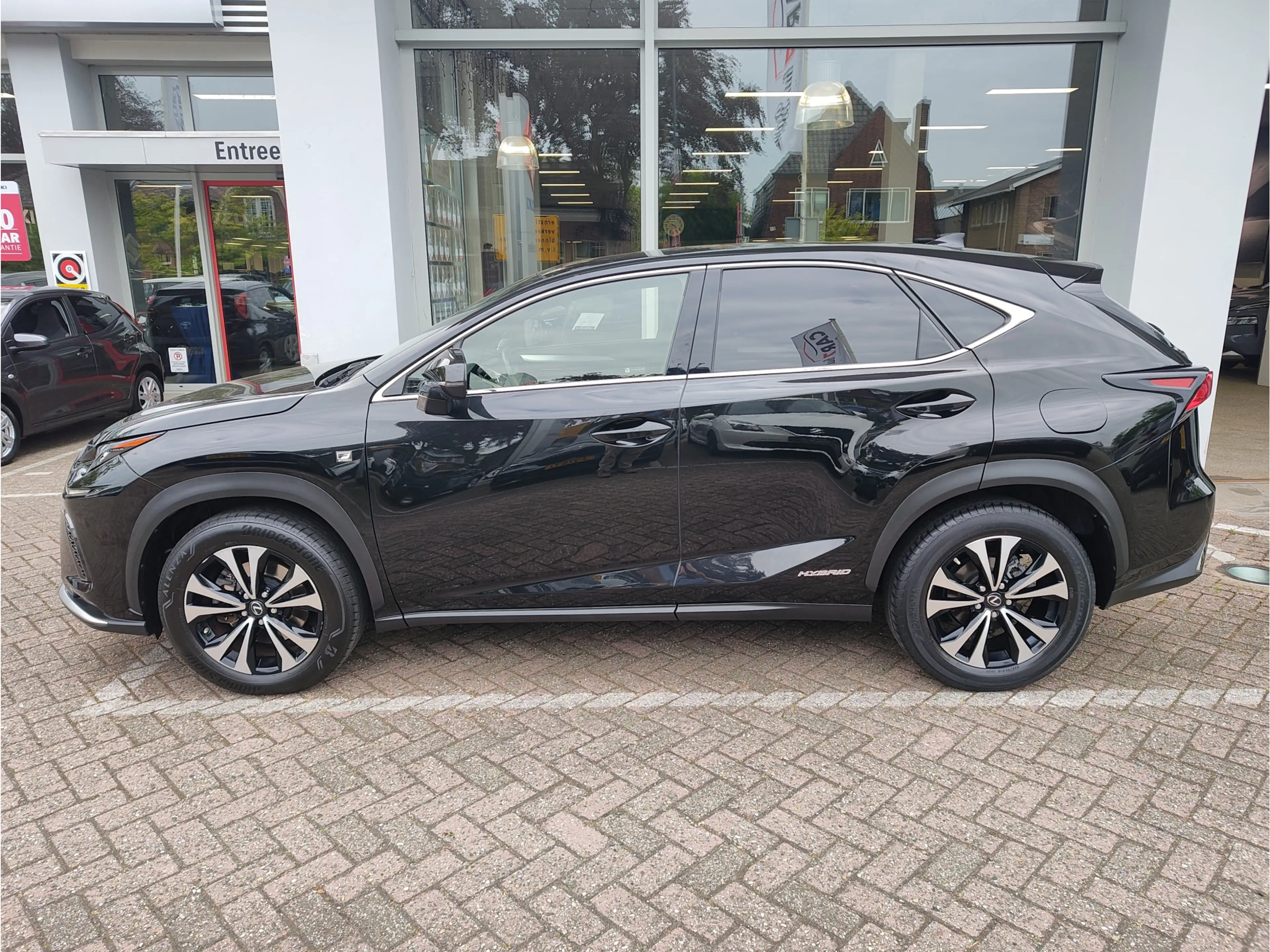 Lexus NX 300h AWD F SPORT LINE AUTOMAAT Head-up Display | Stoelv — photo 2